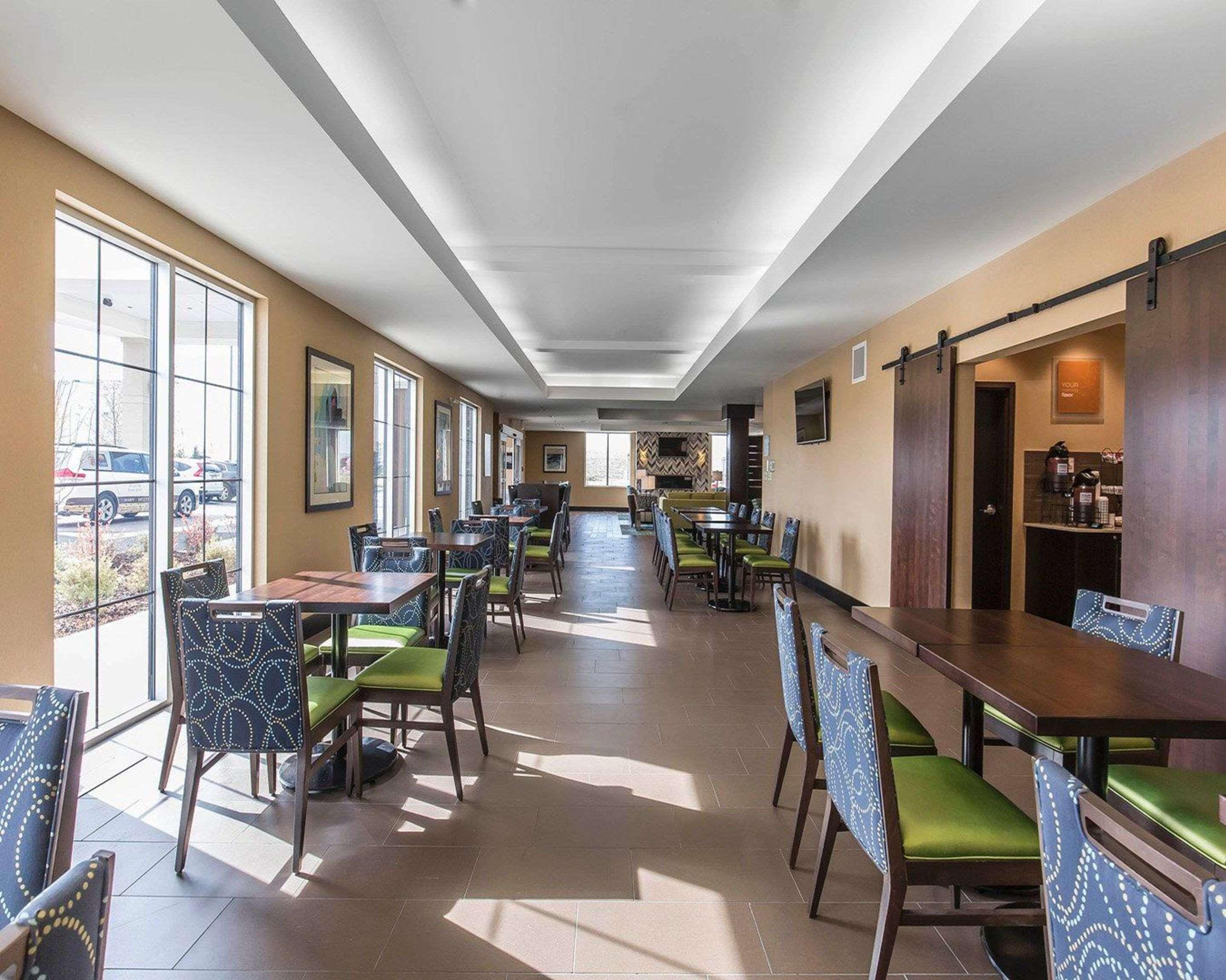 Comfort Inn & Suites Airport North Calgary Luaran gambar