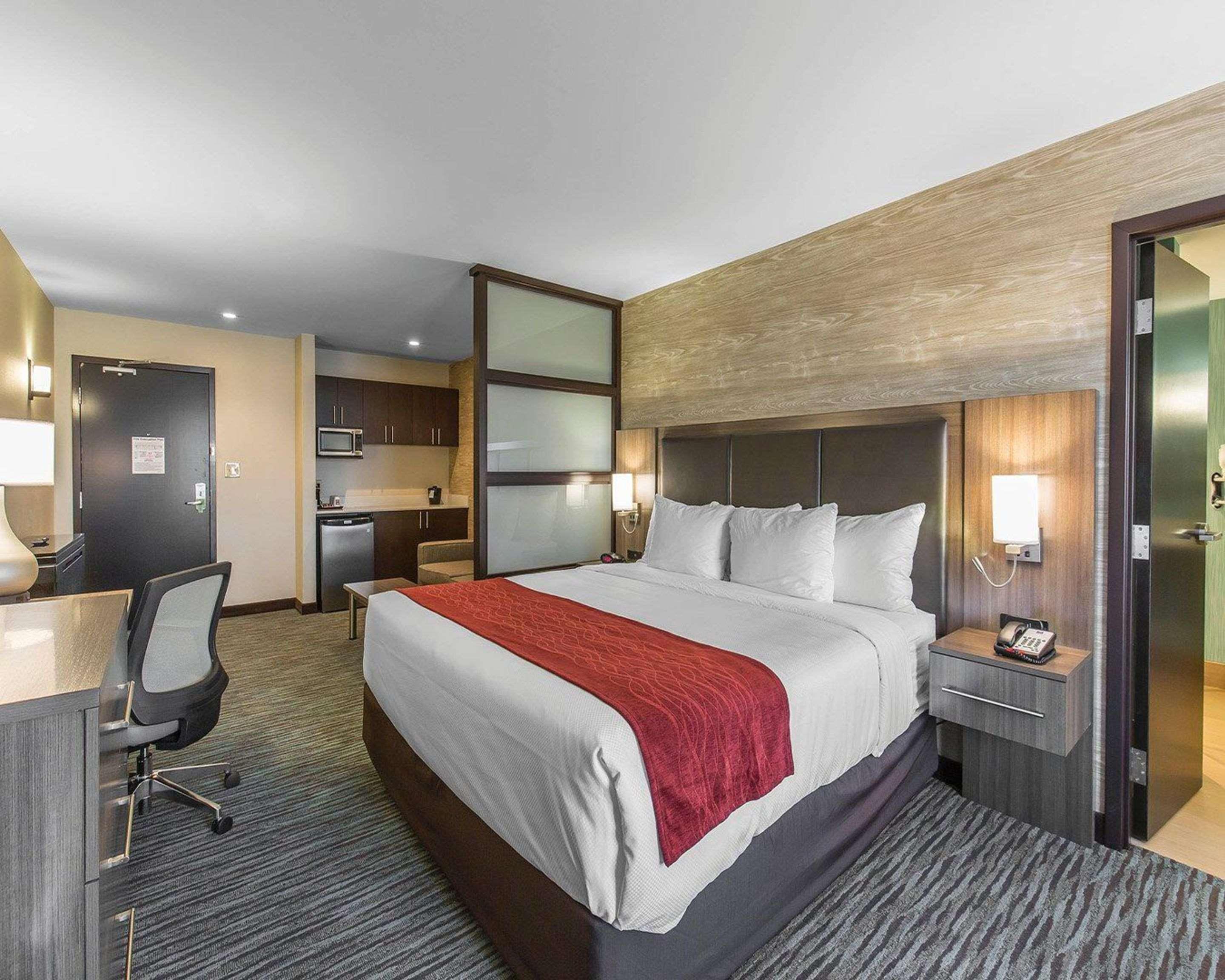 Comfort Inn & Suites Airport North Calgary Luaran gambar